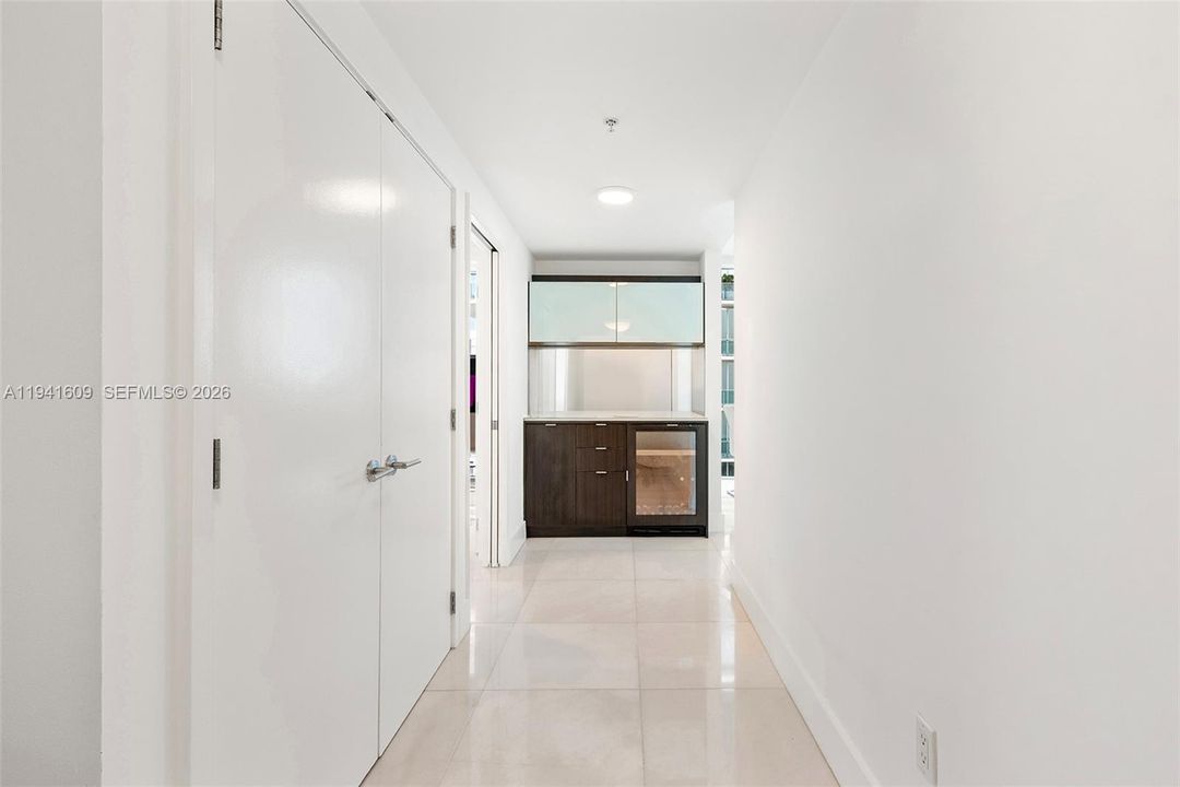 For Sale: $2,295,000 (2 beds, 2 baths, 1290 Square Feet)
