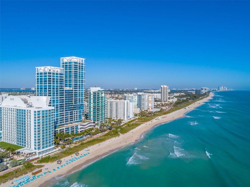 For Sale: $2,295,000 (2 beds, 2 baths, 1290 Square Feet)