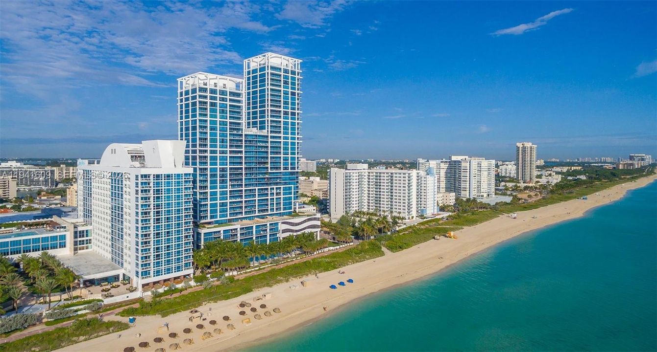 For Sale: $2,295,000 (2 beds, 2 baths, 1290 Square Feet)