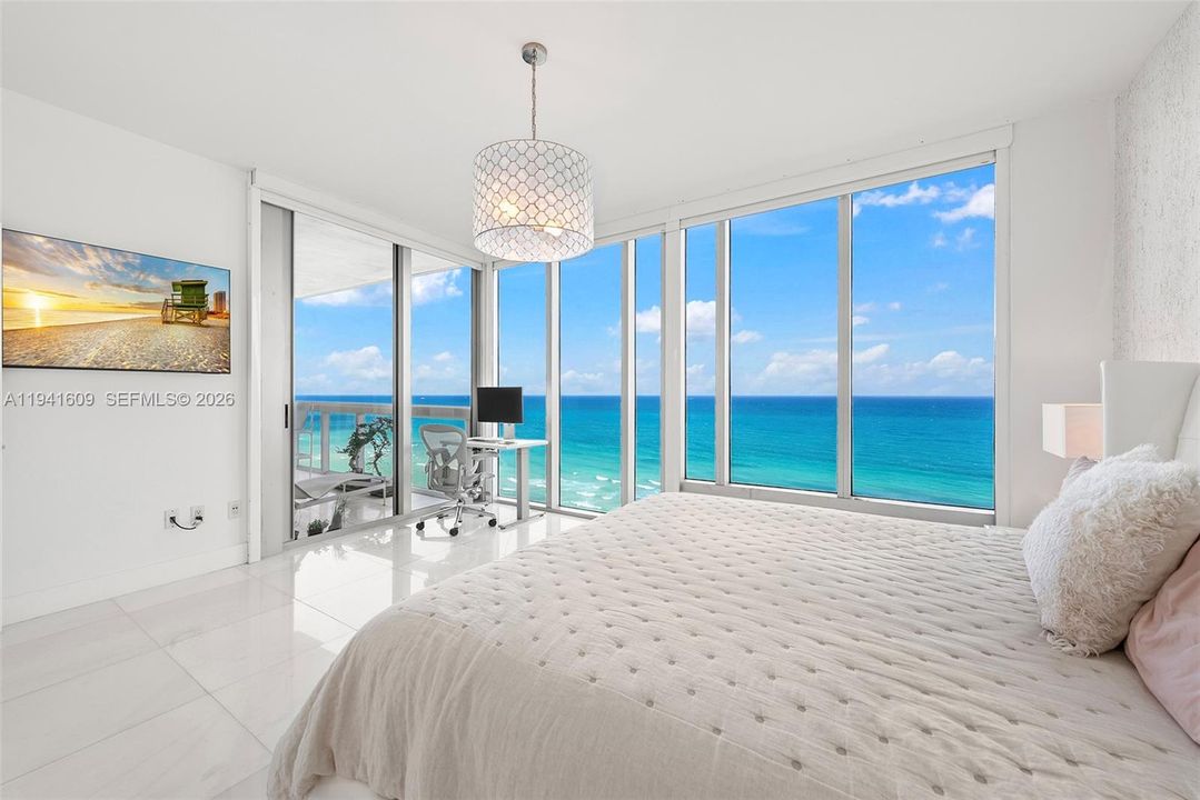For Sale: $2,295,000 (2 beds, 2 baths, 1290 Square Feet)