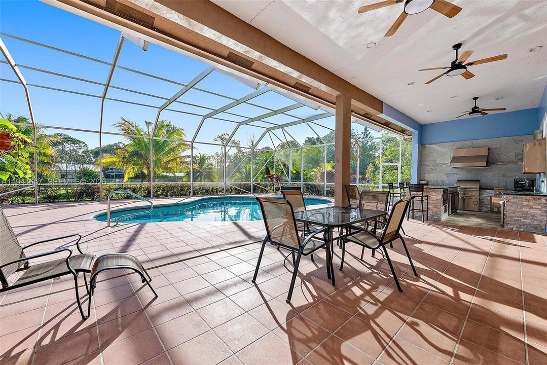 En Venta: $1,250,000 (4 camas, 3 baños, 3477 Pies cuadrados)