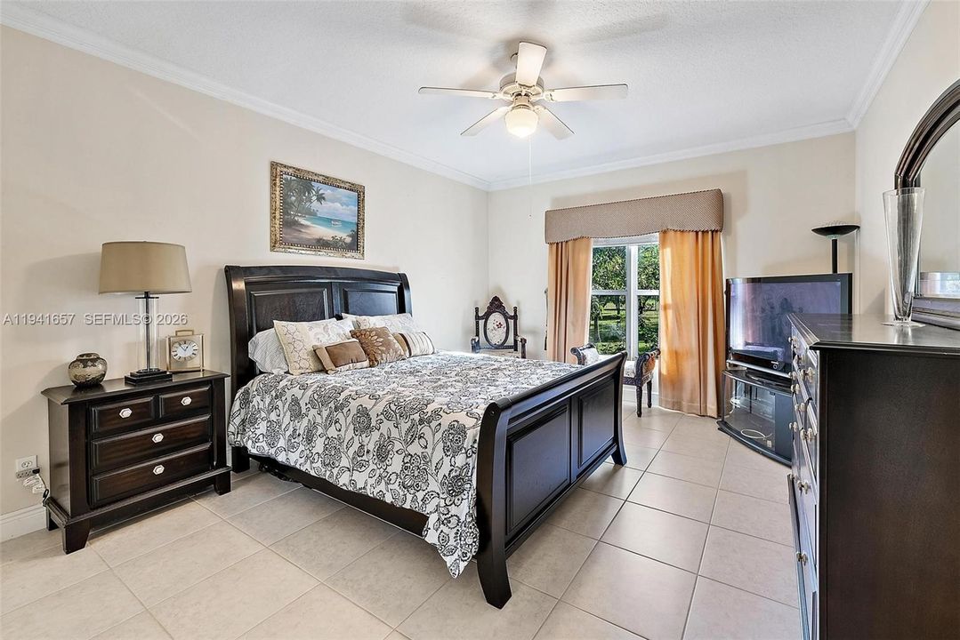 En Venta: $1,250,000 (4 camas, 3 baños, 3477 Pies cuadrados)