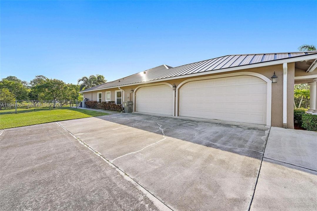 En Venta: $1,250,000 (4 camas, 3 baños, 3477 Pies cuadrados)