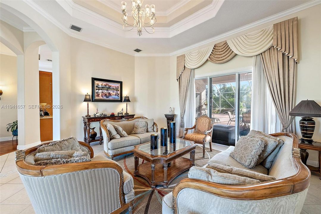 En Venta: $1,250,000 (4 camas, 3 baños, 3477 Pies cuadrados)