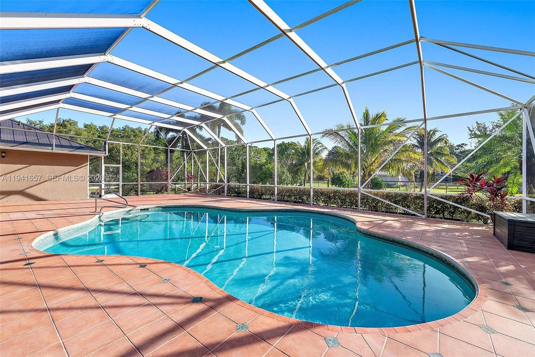 En Venta: $1,250,000 (4 camas, 3 baños, 3477 Pies cuadrados)