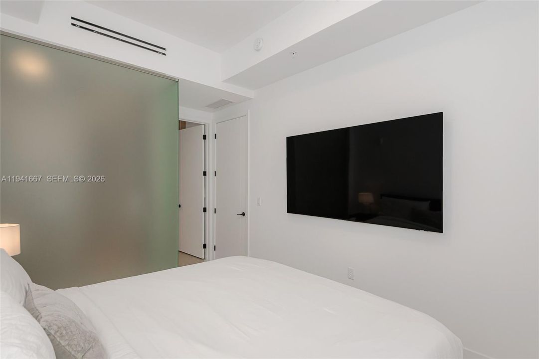 For Sale: $1,325,000 (2 beds, 2 baths, 1476 Square Feet)