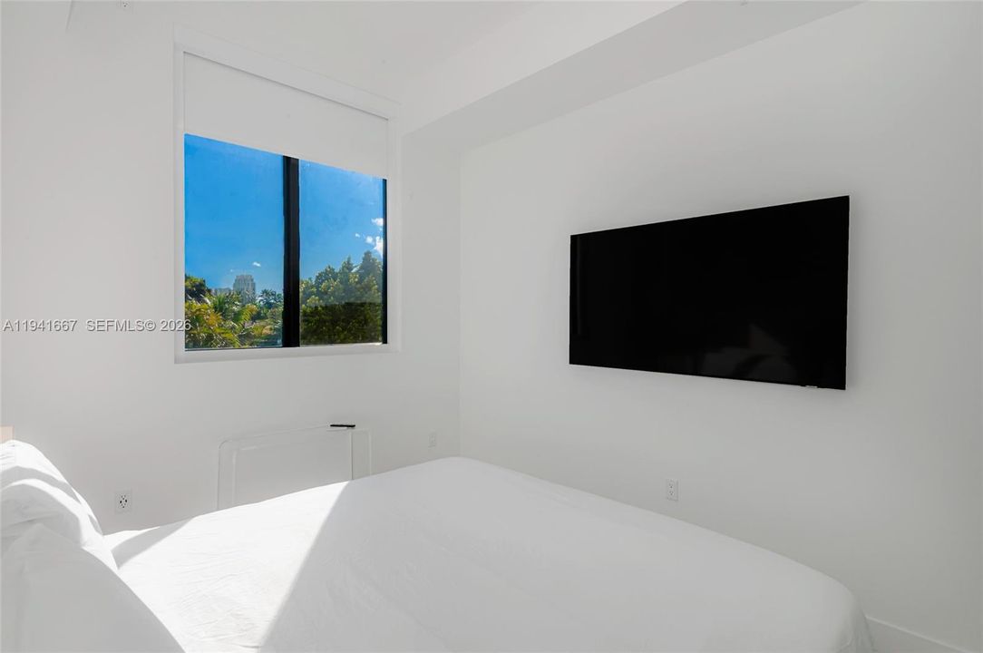 For Sale: $1,325,000 (2 beds, 2 baths, 1476 Square Feet)