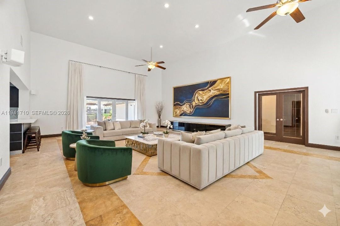 Недавно продано: $1,799,950 (5 спален, 4 ванн, 4710 Квадратных фут)