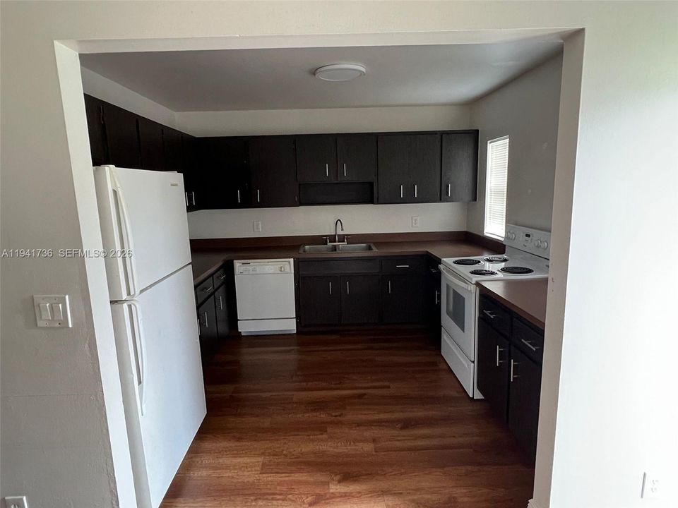 For Sale: $900,000 (0 beds, 0 baths, 2412 Square Feet)