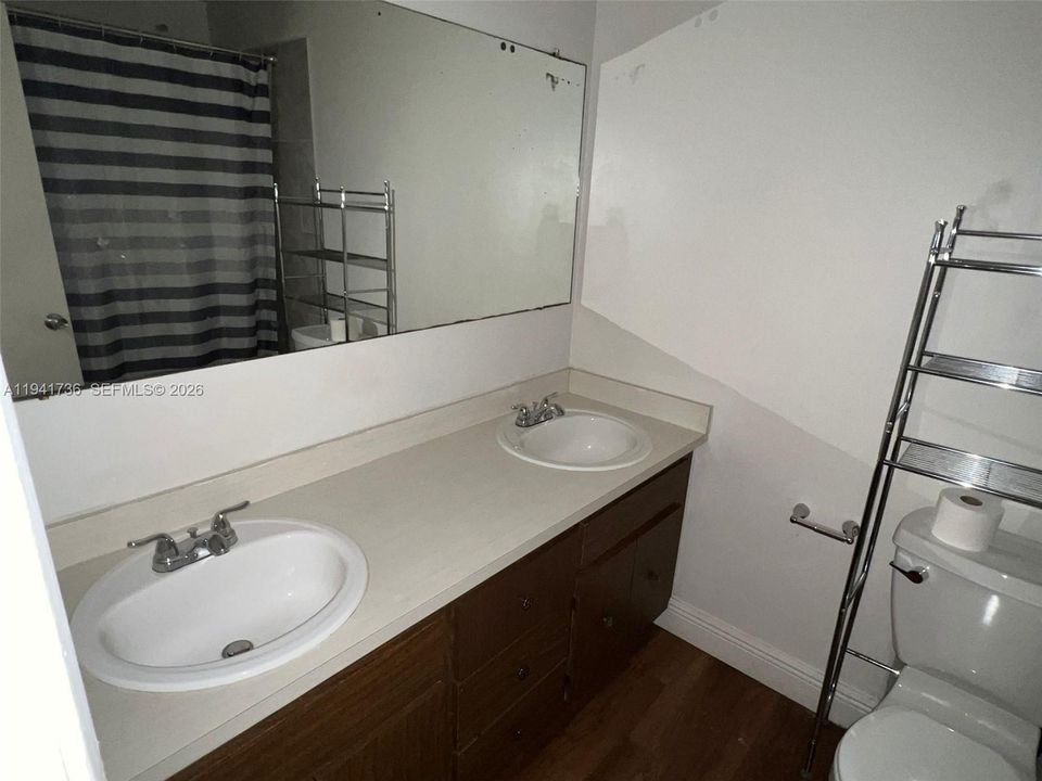 For Sale: $900,000 (0 beds, 0 baths, 2412 Square Feet)