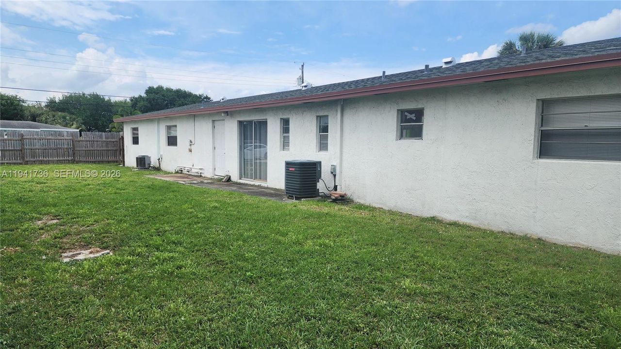 For Sale: $900,000 (0 beds, 0 baths, 2412 Square Feet)