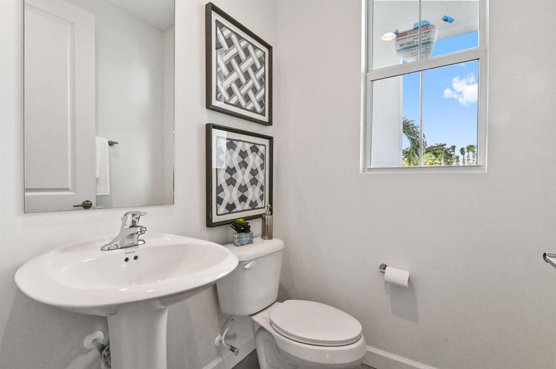24 Bathroom 01