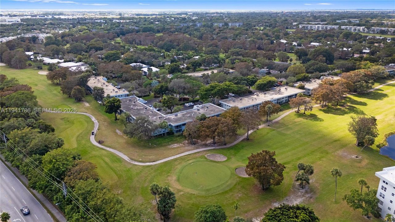 Под контрактом: $219,900 (3 спален, 2 ванн, 1500 Квадратных фут)