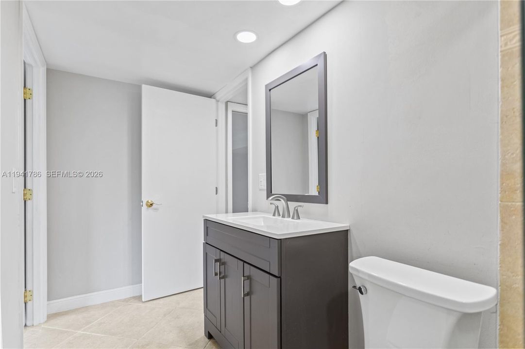 Под контрактом: $219,900 (3 спален, 2 ванн, 1500 Квадратных фут)