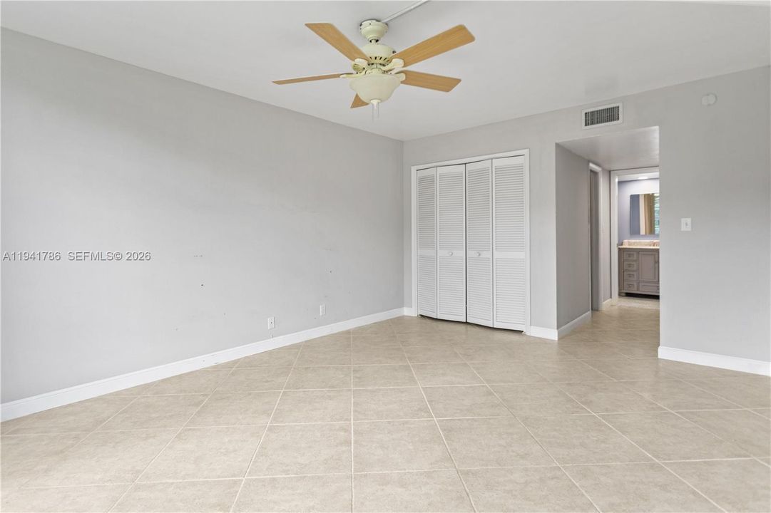 Под контрактом: $219,900 (3 спален, 2 ванн, 1500 Квадратных фут)