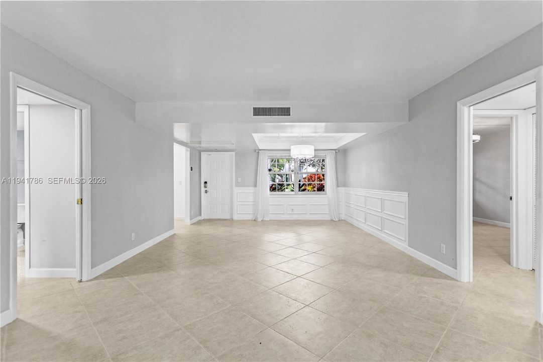 Под контрактом: $219,900 (3 спален, 2 ванн, 1500 Квадратных фут)