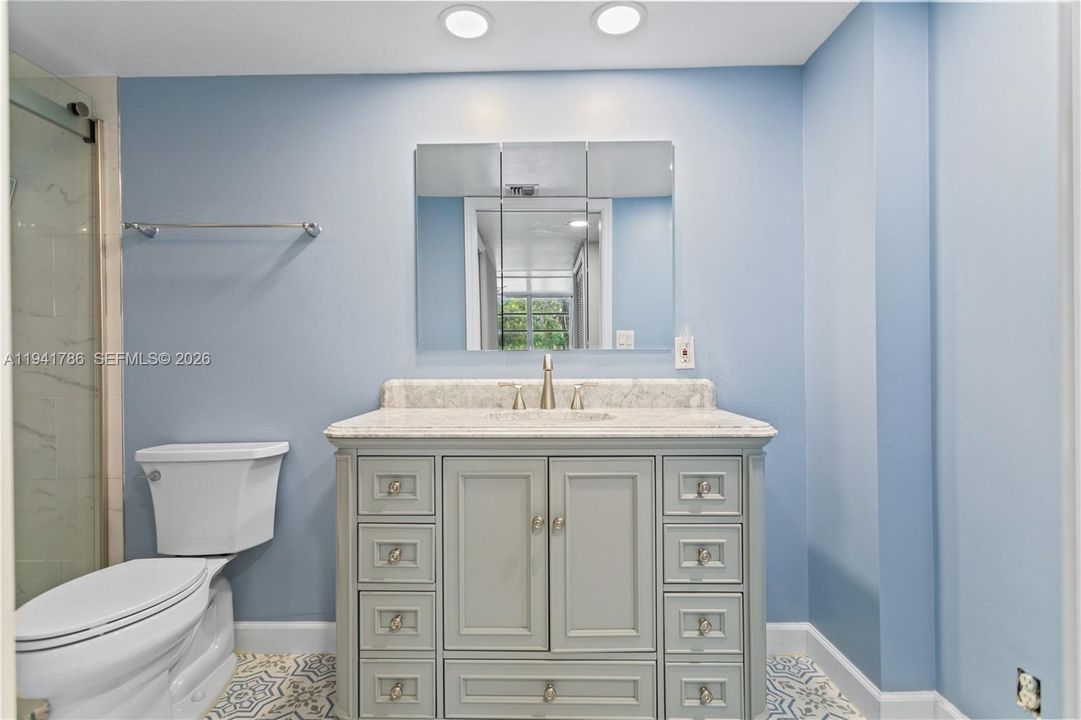 Под контрактом: $219,900 (3 спален, 2 ванн, 1500 Квадратных фут)