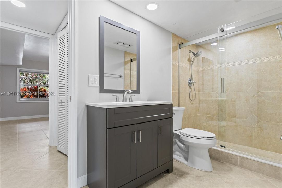 Под контрактом: $219,900 (3 спален, 2 ванн, 1500 Квадратных фут)