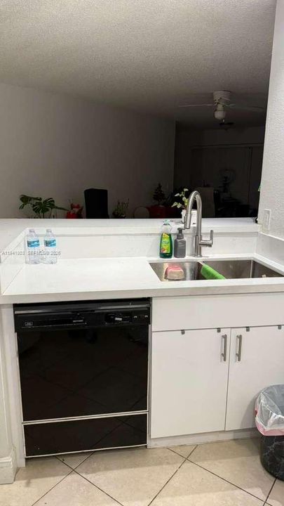 Activo con contrato: $1,800 (1 camas, 1 baños, 743 Pies cuadrados)