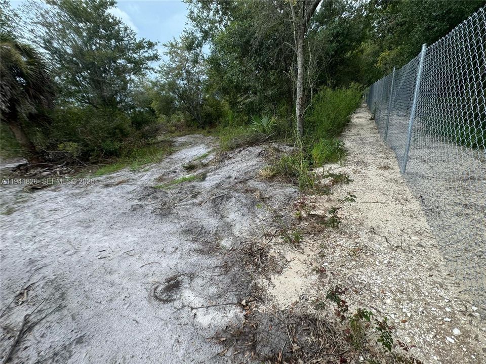 待售: $50,000 (1.25 acres)