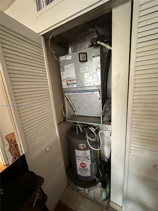 For Sale: $189,000 (1 beds, 1 baths, 767 Square Feet)