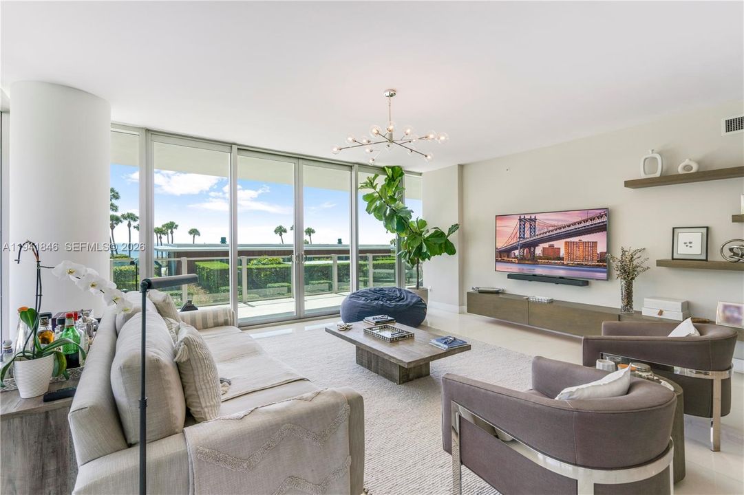 待售: $5,549,000 (3 贝兹, 3 浴室, 2357 平方英尺)