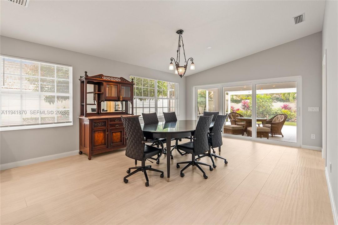 For Sale: $495,000 (2 beds, 2 baths, 1540 Square Feet)