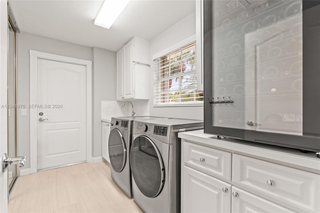 For Sale: $495,000 (2 beds, 2 baths, 1540 Square Feet)