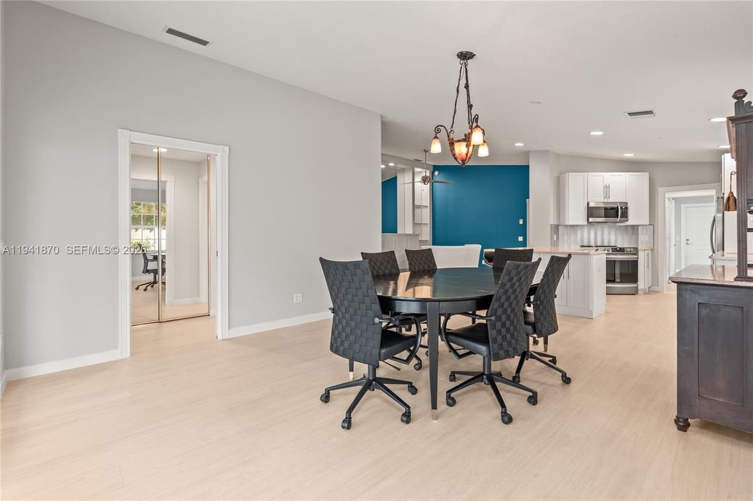 For Sale: $495,000 (2 beds, 2 baths, 1540 Square Feet)