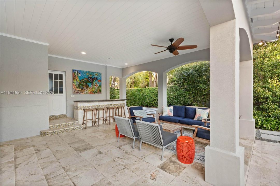 Recently Sold: $3,448,000 (4 beds, 4 baths, 3076 Square Feet)