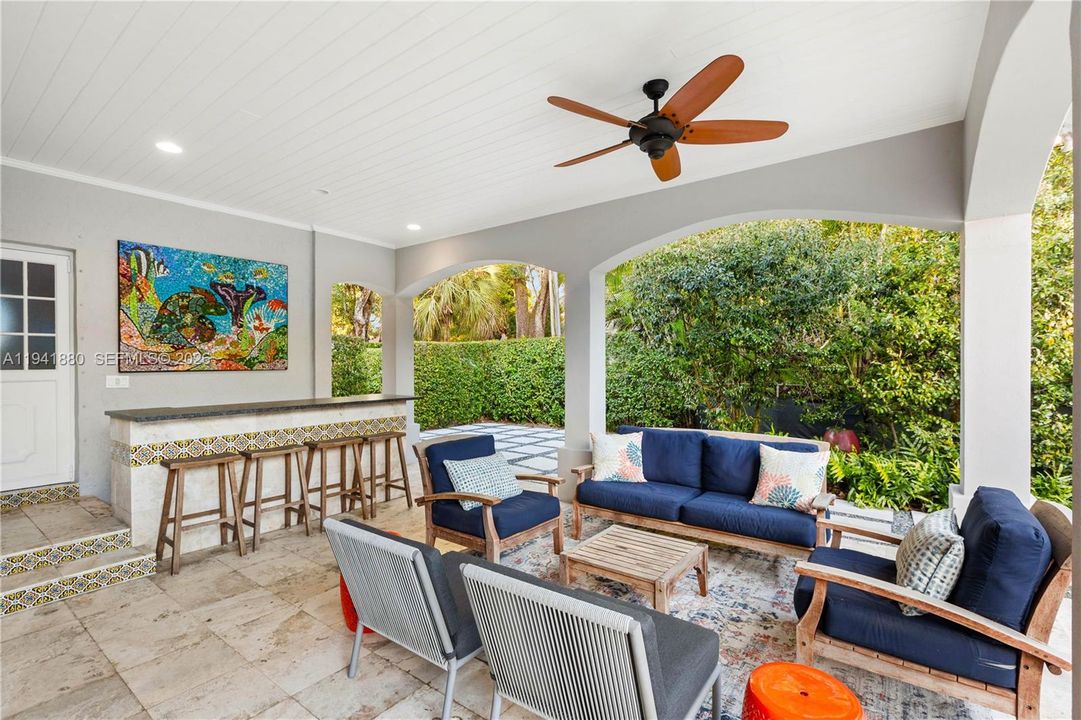 Recently Sold: $3,448,000 (4 beds, 4 baths, 3076 Square Feet)