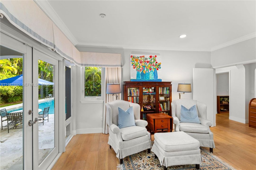 Recently Sold: $3,448,000 (4 beds, 4 baths, 3076 Square Feet)