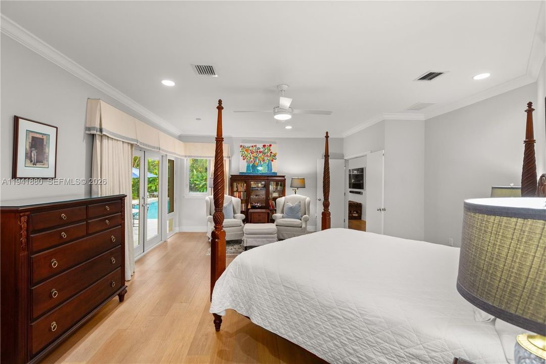 Recently Sold: $3,448,000 (4 beds, 4 baths, 3076 Square Feet)