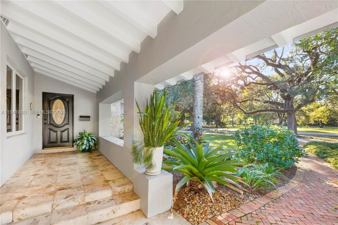 Recently Sold: $3,448,000 (4 beds, 4 baths, 3076 Square Feet)
