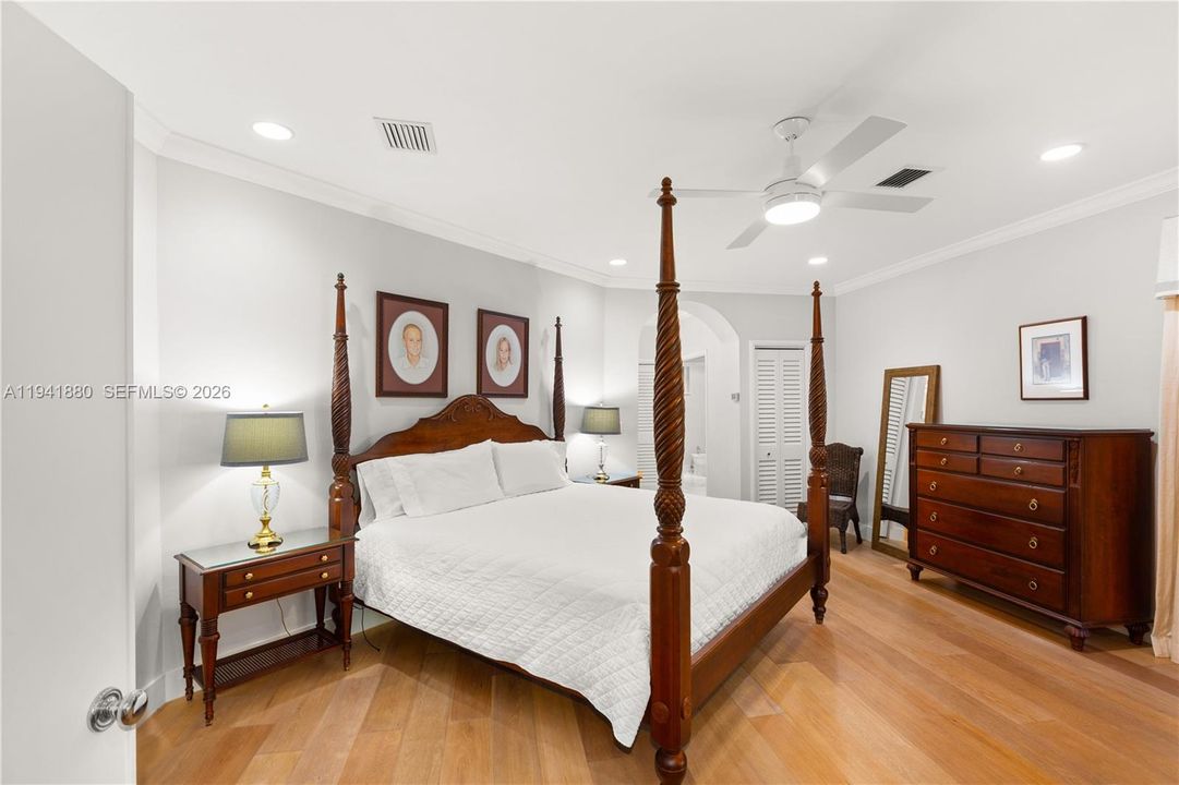 Recently Sold: $3,448,000 (4 beds, 4 baths, 3076 Square Feet)