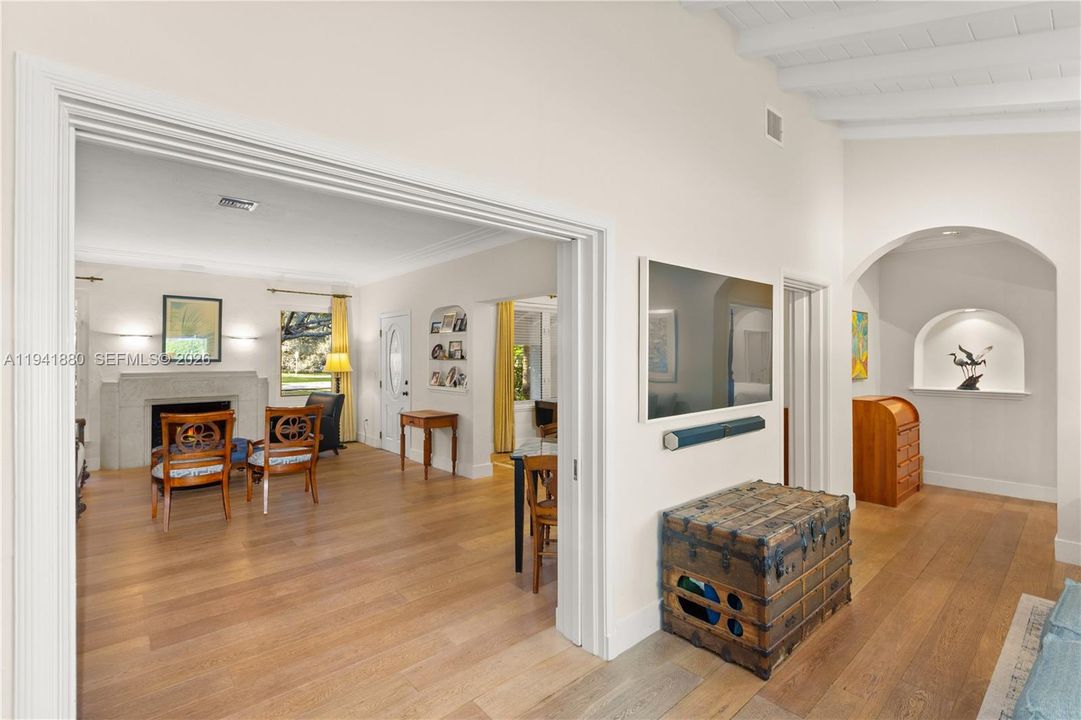 Recently Sold: $3,448,000 (4 beds, 4 baths, 3076 Square Feet)