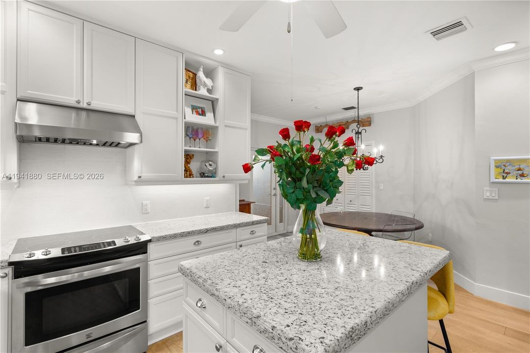 Recently Sold: $3,448,000 (4 beds, 4 baths, 3076 Square Feet)