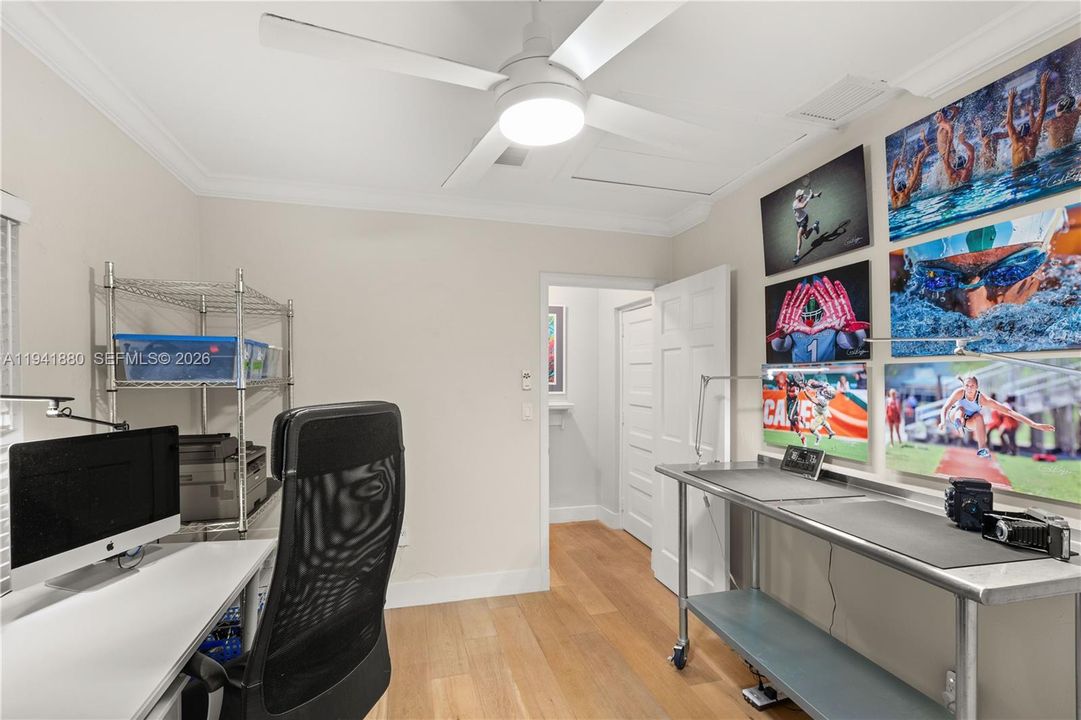 Recently Sold: $3,448,000 (4 beds, 4 baths, 3076 Square Feet)