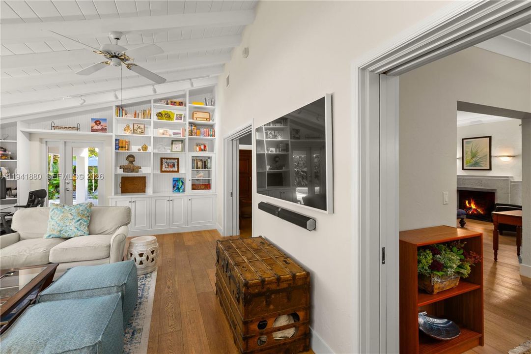 Recently Sold: $3,448,000 (4 beds, 4 baths, 3076 Square Feet)