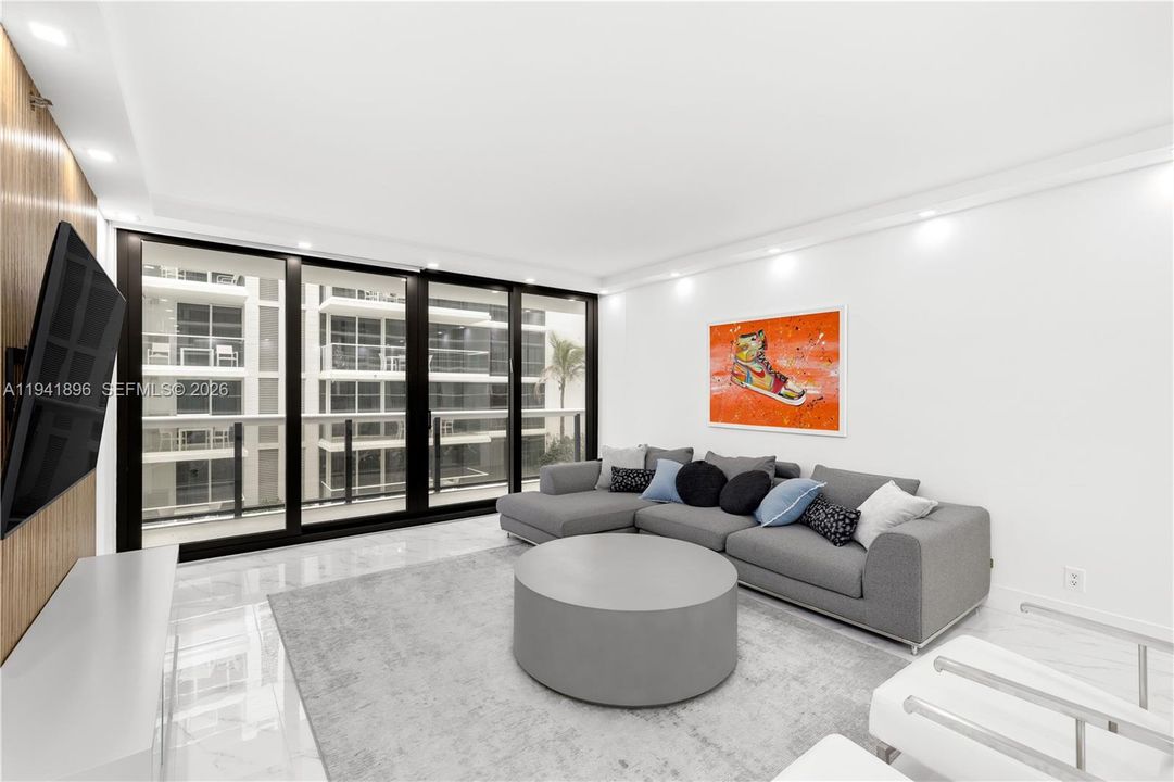 For Sale: $1,450,000 (2 beds, 3 baths, 1510 Square Feet)