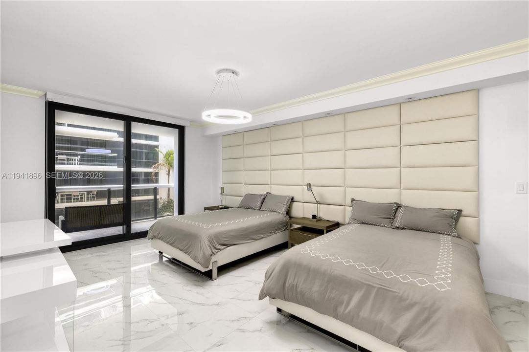 For Sale: $1,450,000 (2 beds, 3 baths, 1510 Square Feet)