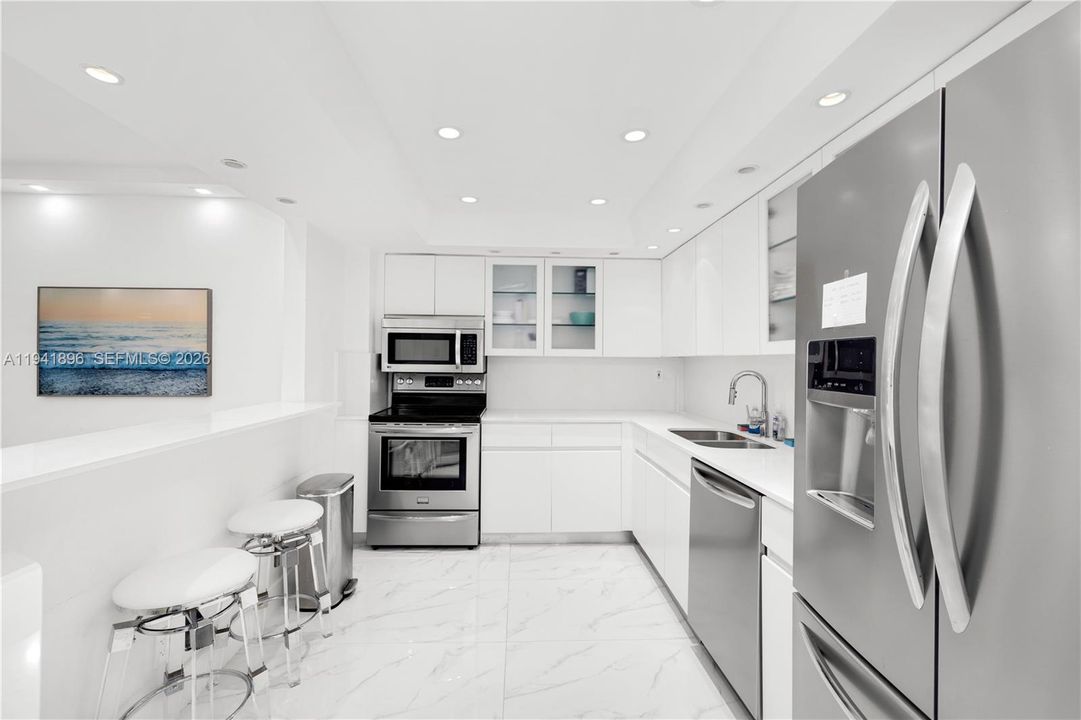 For Sale: $1,450,000 (2 beds, 3 baths, 1510 Square Feet)