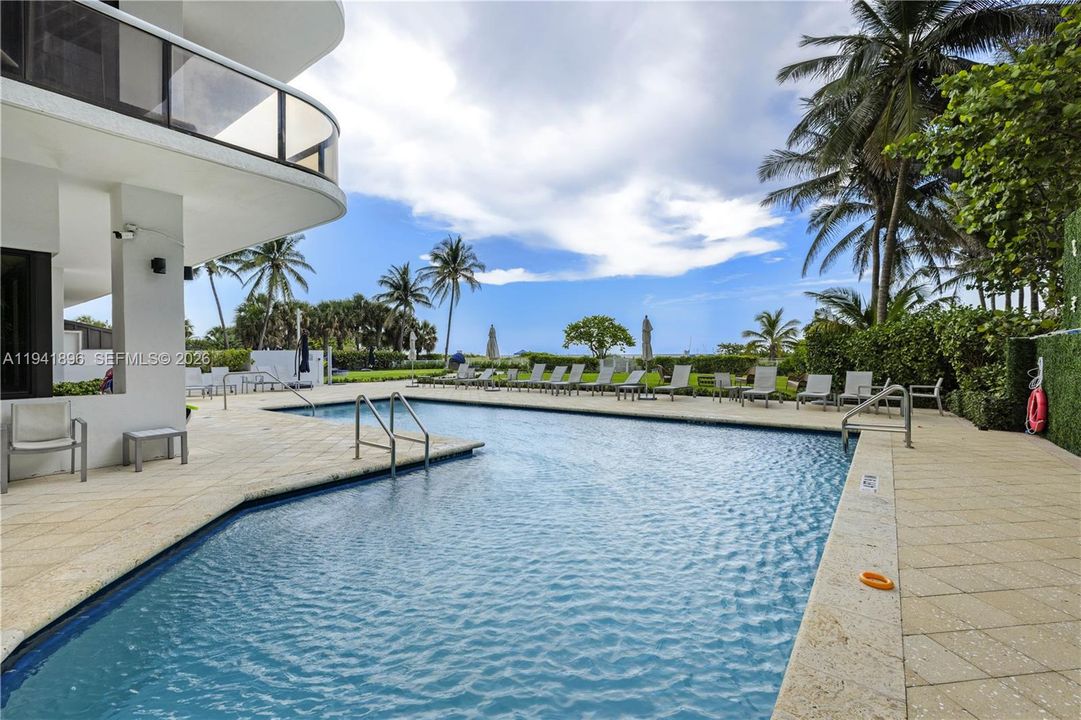 For Sale: $1,450,000 (2 beds, 3 baths, 1510 Square Feet)