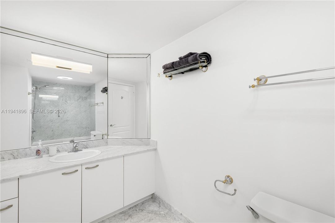 For Sale: $1,450,000 (2 beds, 3 baths, 1510 Square Feet)