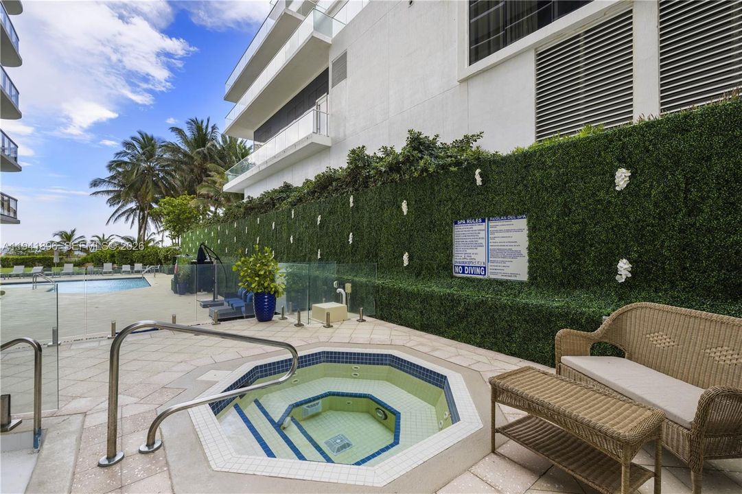 For Sale: $1,450,000 (2 beds, 3 baths, 1510 Square Feet)