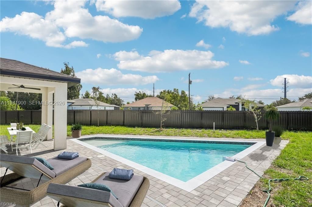Recently Sold: $389,900 (3 beds, 2 baths, 1342 Square Feet)