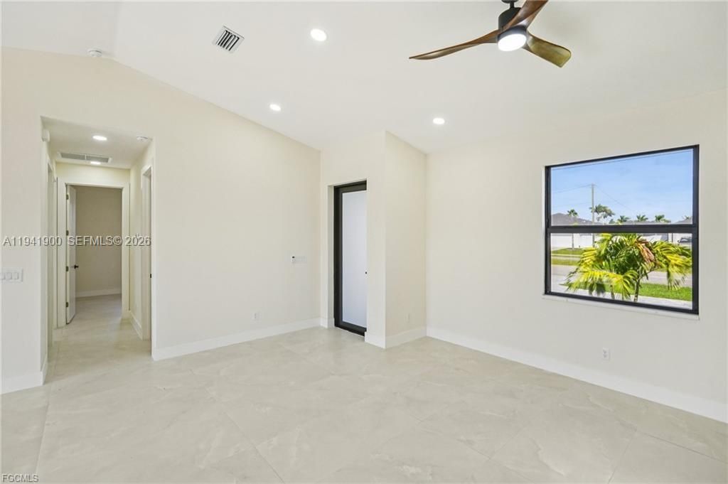 Recently Sold: $389,900 (3 beds, 2 baths, 1342 Square Feet)