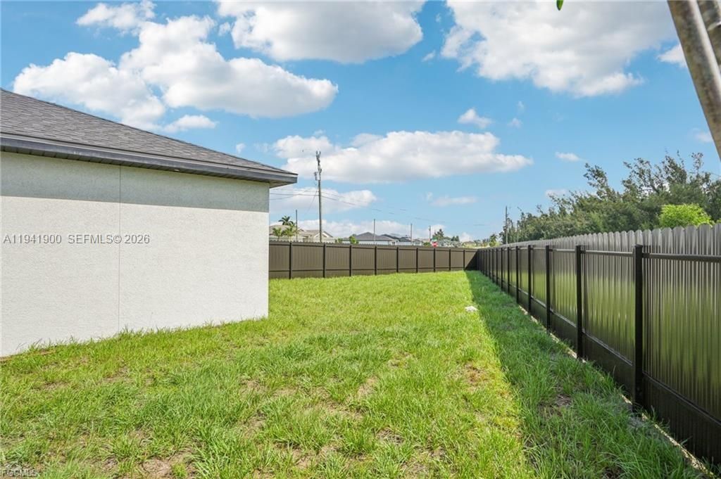 Recently Sold: $389,900 (3 beds, 2 baths, 1342 Square Feet)