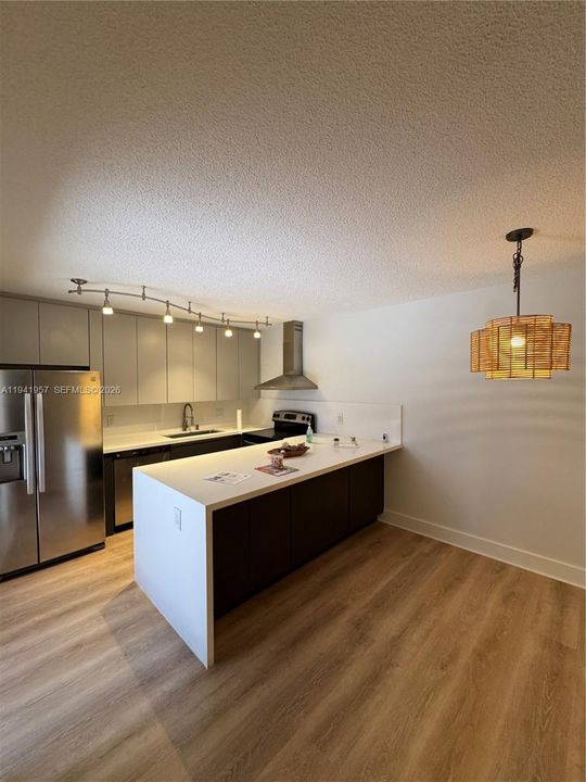 En Venta: $410,000 (2 camas, 2 baños, 1372 Pies cuadrados)