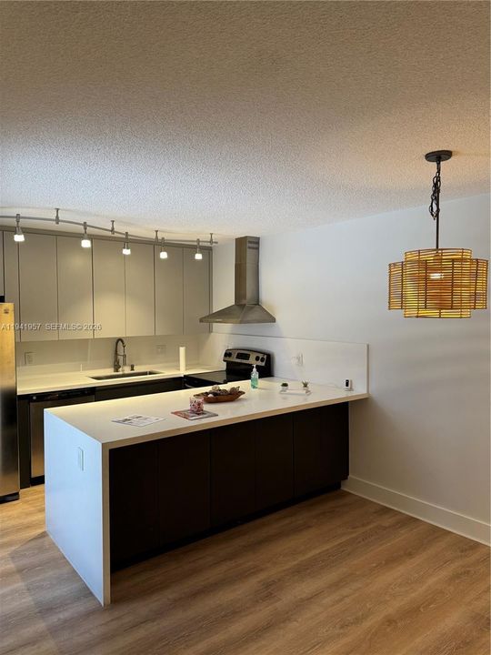 En Venta: $410,000 (2 camas, 2 baños, 1372 Pies cuadrados)
